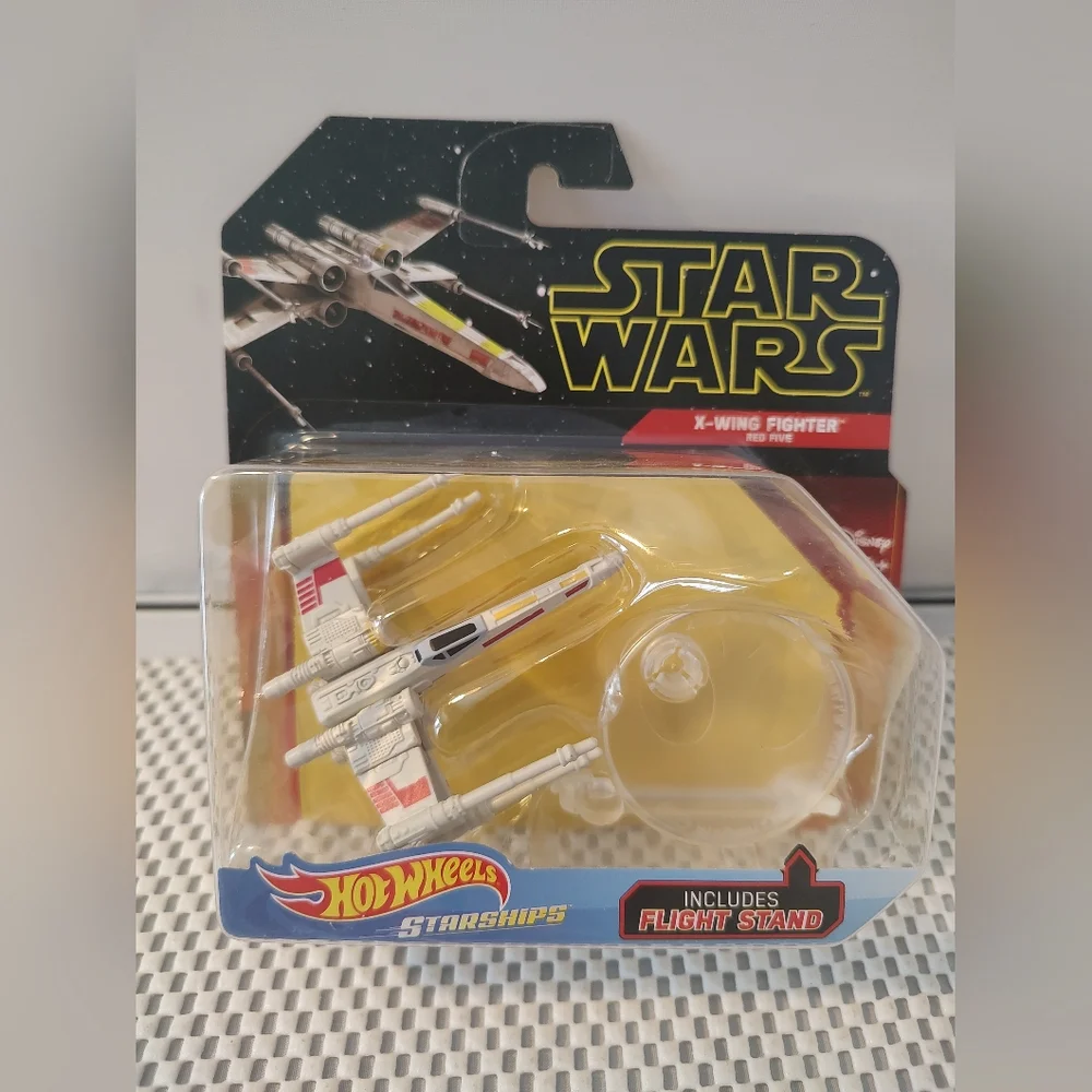 Hot Wheels Starships X-Wing Fighter Red Five Star Wars Die-Cast NWT Disney